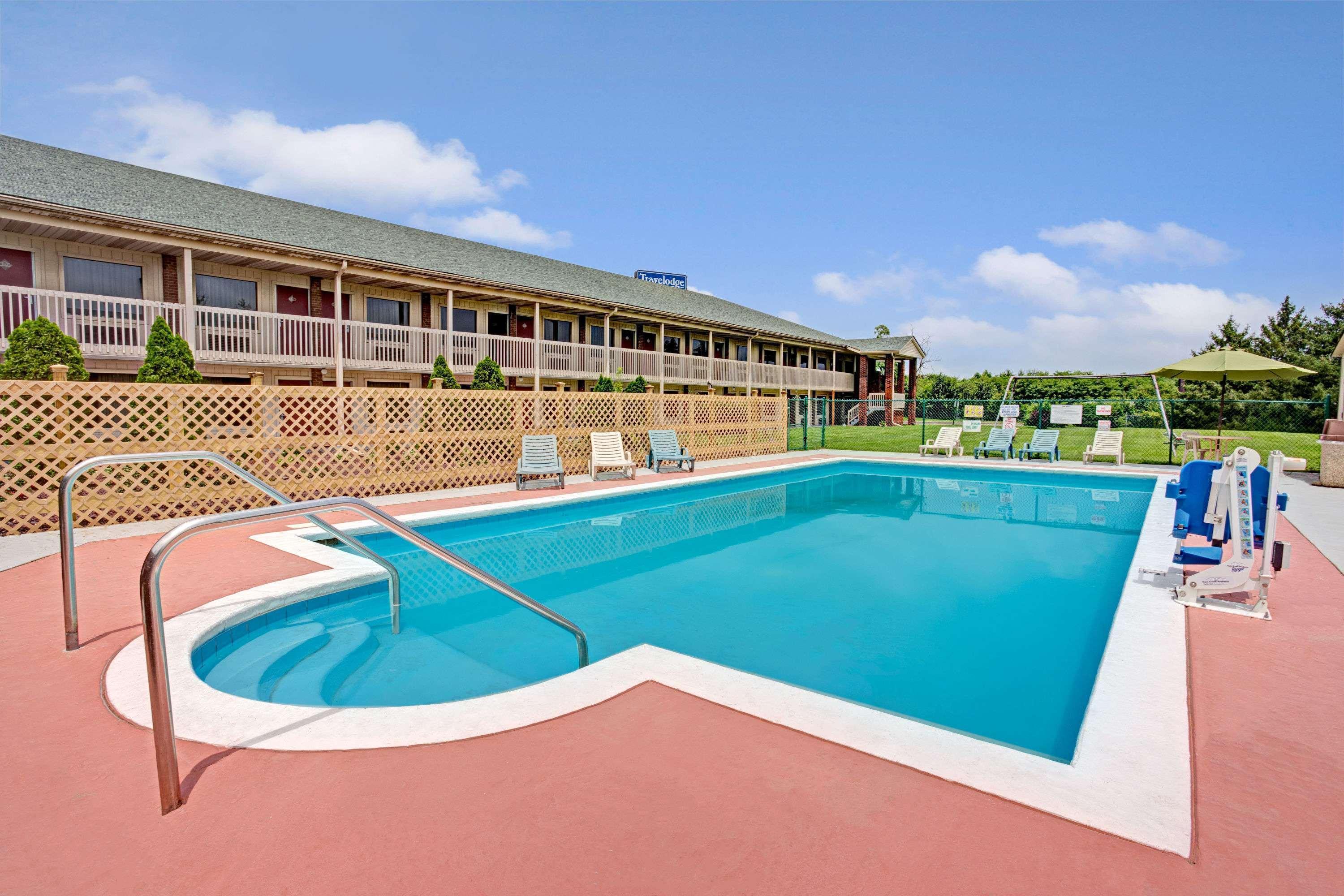 Travelodge By Wyndham Sellersburg Exteriér fotografie
